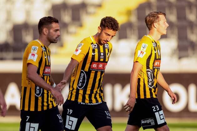 180802 Daleho Irandust of Häcken celebrates with his teammates after scoring 1-1 during the UEFA Europa League qualifying match between Häcken and RB Leipzig on August 2, 2018 in Gothenburg. Copyright: MICHAELxERICHSEN BB180802MI045