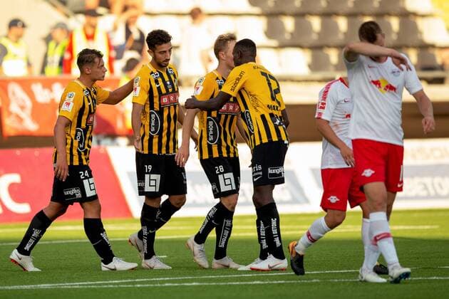 180802 Daleho Irandust of Häcken celebrates with his teammates after scoring 1-1 during the UEFA Europa League qualifying match between Häcken and RB Leipzig on August 2, 2018 in Gothenburg. Copyright: MICHAELxERICHSEN BB180802MI046