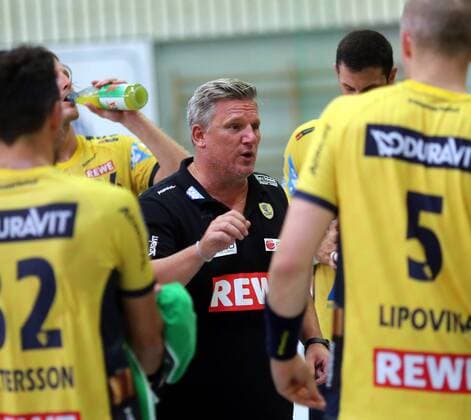 Dritte Handball-Bundesliga - MSG Grossbieberau Modau vs Rhein Neckar Löwen - Testspiel - Saison - 2018-2019 - 02.08.2018 - Grossbieberau v. l. Nicolaj Jacobsen Trainer RNL Aktion, Einzelbild -