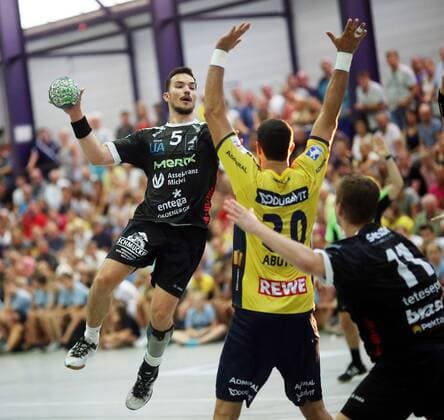 Dritte Handball-Bundesliga - MSG Grossbieberau Modau vs Rhein Neckar Löwen - Testspiel - Saison - 2018-2019 - 02.08.2018 - Grossbieberau v. l. Eric Schaefter MSG Falken Aktion, Einzelbild -