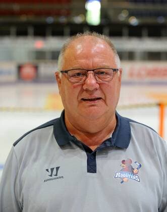Iserlohn, Deutschland, 03.08.2018, DEL, Pressetermin Porträt Porträttermin Spielerportraits, Iserlohn Roosters , Chefbetreuer Guenter Kapfer (Iserlohn) ( DeFodi521