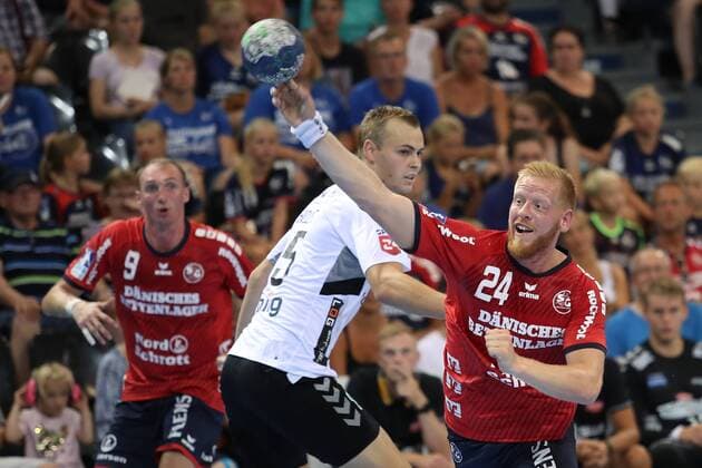 17. Jacob Cement Cup, Handball, Testspiel, 03.08.18 Jim Gottfridsson (SG Flensburg-Handewitt, 24) gegen Andreas Holst Jensen (Aalborg Handbold, 15)