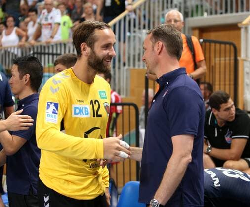 GER, 1.HBL, FUECHSE BERLIN VS. Nationalmannschaft Japan 03.08.2018, Luftschiffhafen, Berlin, GER, 1.HBL, FUECHSE BERLIN VS. Nationalmannschaft Japan, im Bild Silvio Heinevetter (Fuechse Berlin 12), Cheftrainer (Head Coach) Dagur Sigurdsson