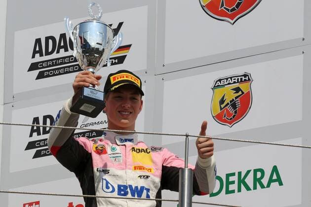 David Schumacher (GER) (US Racing - CHRS) als bester Rookie auf dem Podiium bei der ADAC Formel 4 auf dem Nürburgring. Copyright Thomas Pakusch