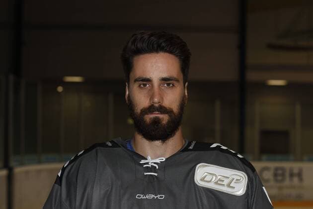 offizielles Mannschaftsfoto der Koelner Haie, 04.08.2018 Morgan Ellis (Koelner Haie, 5); offizielles Mannschaftsfoto Portrait der Koelner Haie am 04.08.2018 in der Trainingshalle K2 in Koeln (Deutschland).