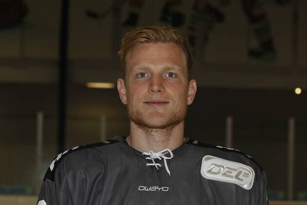 offizielles Mannschaftsfoto der Koelner Haie, 04.08.2018 Alexander Oblinger (Koelner Haie, 50); offizielles Mannschaftsfoto Portrait der Koelner Haie am 04.08.2018 in der Trainingshalle K2 in Koeln (Deutschland).
