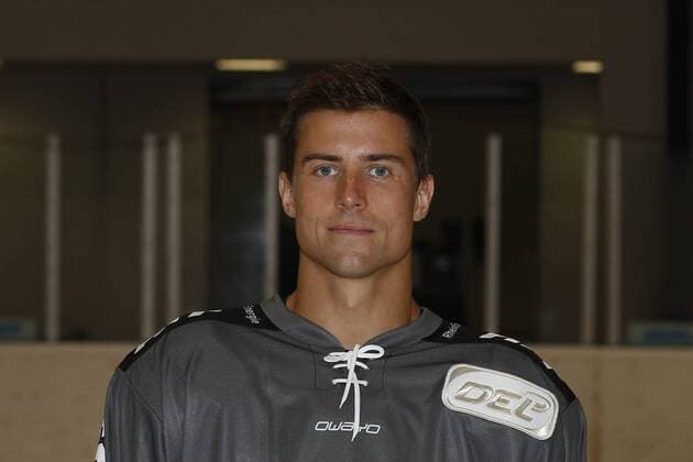 offizielles Mannschaftsfoto der Koelner Haie, 04.08.2018 Tobias Viklund (Koelner Haie, 16); offizielles Mannschaftsfoto Portrait der Koelner Haie am 04.08.2018 in der Trainingshalle K2 in Koeln (Deutschland).