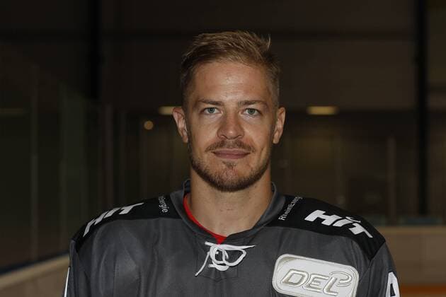 offizielles Mannschaftsfoto der Koelner Haie, 04.08.2018 Moritz Müller (Koelner Haie, 91); offizielles Mannschaftsfoto Portrait der Koelner Haie am 04.08.2018 in der Trainingshalle K2 in Koeln (Deutschland).