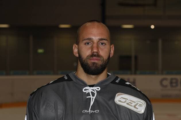 offizielles Mannschaftsfoto der Koelner Haie, 04.08.2018 Felix Schütz (Koelner Haie, 55); offizielles Mannschaftsfoto Portrait der Koelner Haie am 04.08.2018 in der Trainingshalle K2 in Koeln (Deutschland).