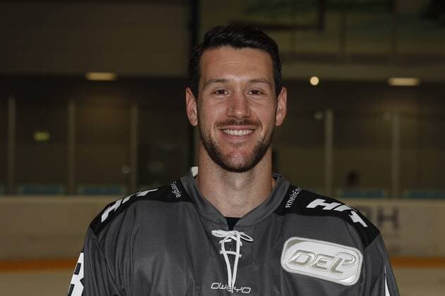 offizielles Mannschaftsfoto der Koelner Haie, 04.08.2018 Kai Hospelt (Koelner Haie, 18); offizielles Mannschaftsfoto Portrait der Koelner Haie am 04.08.2018 in der Trainingshalle K2 in Koeln (Deutschland).