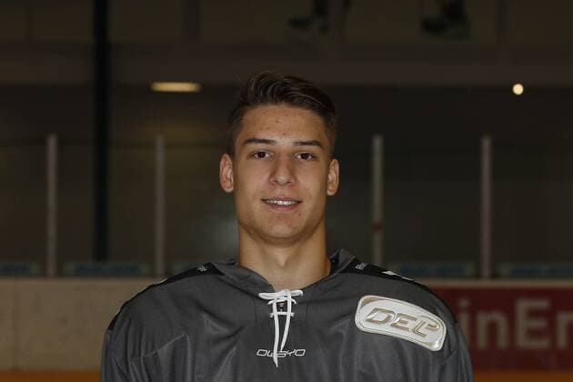 offizielles Mannschaftsfoto der Koelner Haie, 04.08.2018 Robin Palka (Koelner Haie, 20); offizielles Mannschaftsfoto Portrait der Koelner Haie am 04.08.2018 in der Trainingshalle K2 in Koeln (Deutschland).