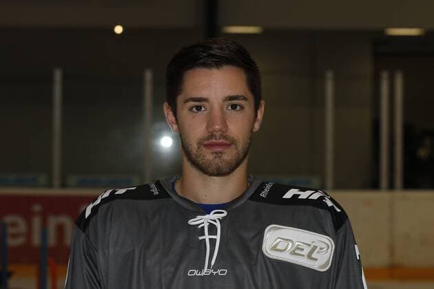 offizielles Mannschaftsfoto der Koelner Haie, 04.08.2018 Dominik Tiffels (Koelner Haie, 7); offizielles Mannschaftsfoto Portrait der Koelner Haie am 04.08.2018 in der Trainingshalle K2 in Koeln (Deutschland).