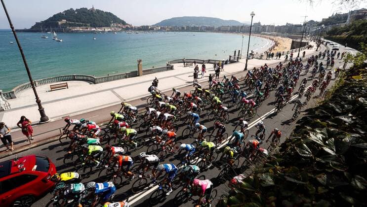 Sport Themen der Woche KW31 Sport Bilder des Tages Cyclists in action during 2018 Clasica Ciclista San Sebastian in San Sebastian, Basque Country, Spain, 04 August 2018. 2018 Clasica Ciclista San Sebastian !ACHTUNG: NUR REDAKTIONELLE NUTZUNG!  Copyright: xJavierxEtxezarretax GRAF1948 20180804-636689863088097215