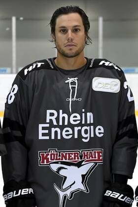 Eishockey DEL Mannschaftsfoto und Spielerportraits Kölner Haie Koelns Ryan Jones (Nr.28)