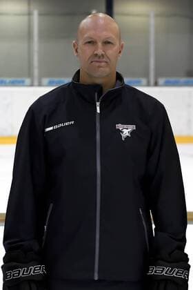 Eishockey DEL Mannschaftsfoto und Spielerportraits Kölner Haie Koelns Torwart-Trainer Jonas Forsberg