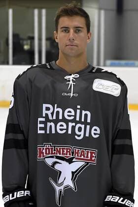 Eishockey DEL Mannschaftsfoto und Spielerportraits Kölner Haie Koelns Tobias Viklund (Nr.16)