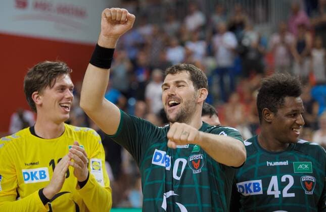 Handball 03.08.2018 Saisonstart Saison 2018 2019 BLITZTURNIER in der MBS Arena Potsdam FUECHSE Berlin geg 1 VfL Potsdam JUBEL vlnr TW Malte SEMISCH 16 Fuechse Jakov GOJUN 10 Fuechse Wael JALLOUZ 42 Fuechse
