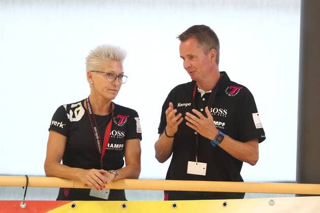 Trainer Andre Fuhr (Metzingen) im Gespraech mit Edina Rott Wittlicher Handball-Cup --- Handball --- 04.08.2018 Wittlicher Handball-Cup --- Handball --- 04.08.2018 Wittlich Copyright: xEIBNER RenexWeissx EP_RWS