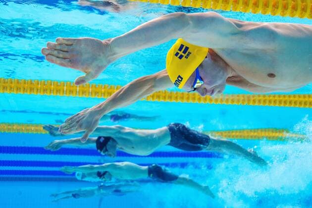 180805 Björn Seeliger of Sweden competes in the qualifications of men s 100 meter backstroke swimming during the European Championships on August 5, 2018 in Glasgow. Photo: Simon Lodge BILDBYRN kod JM 87767 Copyright: SIMONxLODGE BB180805BB033