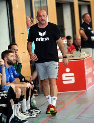 Handball - Weininselturnier Groß-Umstadt - Saison 2018 - 2019 - 05.08.2018 - Groß-Umstadt v. l. Thomas Götzenleuchter Trainer TV Büttelborn Aktion, Einzelbild -