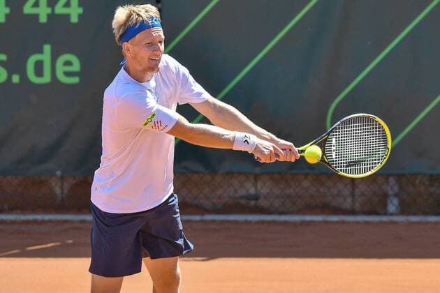 GER, 1. Tennis-Point Bundesliga Herren, Tennis Ewige Liebe BW Neuss vs. TV Reutlingen 1 05.08.2018, Tennis Ewige Liebe BW Neuss, GER, 1. Tennis-Point Bundesliga Herren, Tennis Ewige Liebe BW Neuss vs. TV Reutlingen 1, im Bild Kolar, Zdenek CZE beim Rueckhandschlag