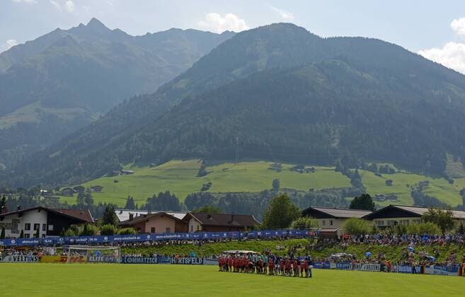SOCCER, Schalke vs Angers, test match MITTERSILL,AUSTRIA,43317 - SOCCER - 1. DFL, 1. Deutsche Bundesliga, Ligue 1, FC Schalke 04 vs Angers SCO, friendly match. Image shows both teams and an overview of the Waldstadion Mittersill. GEPAxpictures xHansxOsterauer