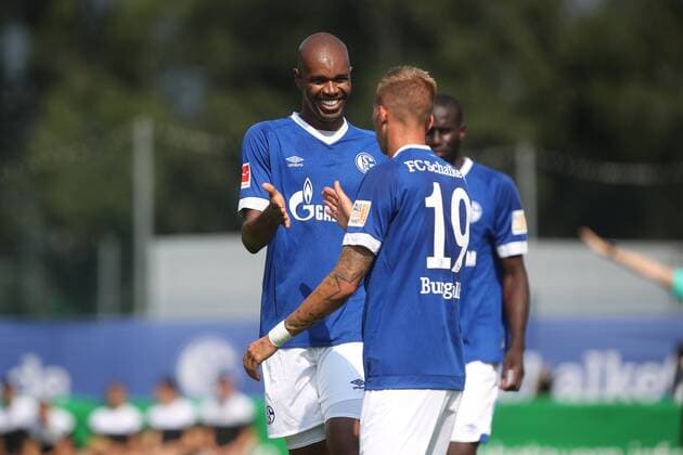 05.08.2018, Fussball, Saison 2018 2019, Testspiel FC Schalke 04 - SCO Angers in Mittersill Österreich v. l. Naldo (FC Schalke 04), Guido BURGSTALLER (FC Schalke 04) Mittersill Österreich