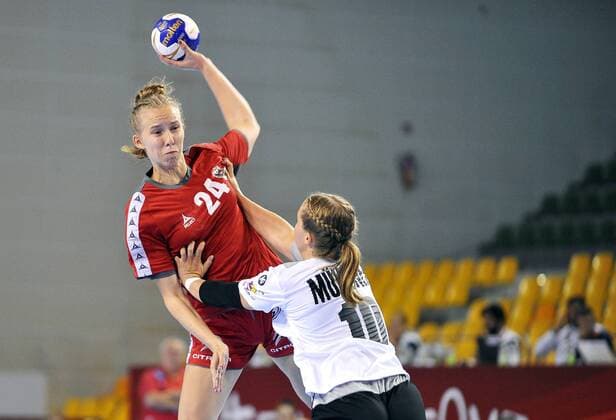 2018.08.07 Kielce Pilka reczna Mlodziezowe Mistrzostwa Swiata w Pilce Recznej Kobiet do lat 18 Niemcy - Austria N z Kristina Martinovic Carley Zenner Foto Norbert Barczyk PressFocus NEWSPIX.PL 2018.08.07 Kielce Handball IHF Youth U18 Womens World Championship WM Weltmeisterschaft 2018 Germany - Austria Kristina Martinovic Carley Zenner Credit: Norbert Barczyk PressFocus --- Newspix.pl  20180807NB0009
