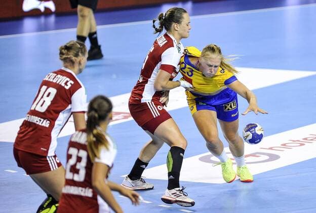 2018.08.07 Kielce Pilka reczna Mlodziezowe Mistrzostwa Swiata w Pilce Recznej Kobiet do lat 18 Wegry - Szwecja N z Isabelle Andersson Foto Rafal Rusek PressFocus 2018.08.07 Kielce Handball IHF Youth U18 Womens World Championship WM Weltmeisterschaft 2018 Hungary - Sweden Isabelle Andersson Credit: Rafal Rusek PressFocus NEWSPIX.PL --- Newspix.pl france out!  20180807PF_RR432