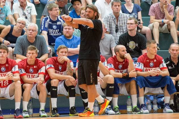 Sebastian Hinze (Trainer, Bergischer HC) an der Seitenlinie Bergischer HC vs. Team USA, Handball HBL, Testspiel, 07.08.18 Solingen NRW Deutschland Klingenhalle