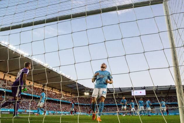 180807 Marcus Antonsson of Malmö FF looks dejected during the UEFA Champions League qualifying match between Malmö FF and Vidi on August 7, 2018 in Malmö. Photo: Mathilda Ahlberg BILDBYRN Cop 178 Copyright: MATHILDAxAHLBERG BB180807MA113