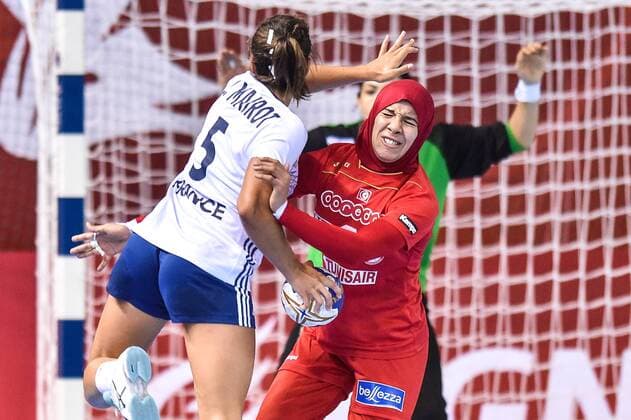 2018.08.08 Kielce Pilka reczna Mlodziezowe Mistrzostwa Swiata w Pilce Recznej Kobiet do lat 18 Tunezja - Francja N z AOUIJ Fadwa Foto Lukasz Laskowski PressFocus 2018.08.08 Kielce Handball IHF Youth U18 Womens World Championship WM Weltmeisterschaft 2018 Tunisia v France AOUIJ Fadwa Credit: Lukasz Laskowski PressFocus NEWSPIX.PL --- Newspix.pl  20180808LUK_406