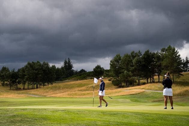 180808 Emma Nilsson and Lina Boqvist of Sweden compete in the women s golf team competition during the European Championships on August 8, 2018 in Gleneagles. Photo: Jon Olav Nesvold BILDBYRN kod JE 160289 Copyright: JONxOLAVxNESVOLD BB180808JE073