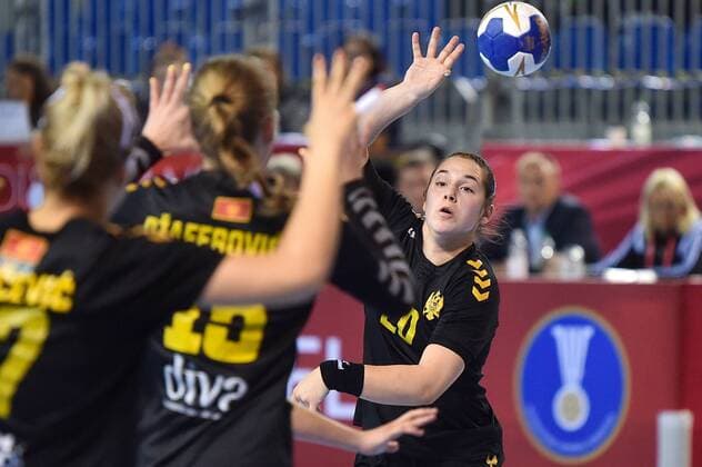 2018.08.08 Kielce Pilka reczna Mlodziezowe Mistrzostwa Swiata w Pilce Recznej Kobiet do lat 18 Czarnogora - Hiszpania N z KNEZEVIC Nikolina Foto Lukasz Laskowski PressFocus 2018.08.08 Kielce Handball IHF Youth U18 Womens World Championship WM Weltmeisterschaft 2018 Montenegro - Spain KNEZEVIC Nikolina Credit: Lukasz Laskowski PressFocus NEWSPIX.PL --- Newspix.pl FRANCE OUT!  20180808LUK_552