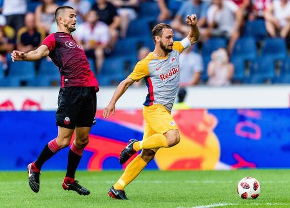 08.08.2018, Red Bull Arena, Salzburg, AUT, UEFA CL, FC Salzburg vs KF Shkendija Tetovo, Qualifikation, 3. Runde, Hinspiel, im Bild v.l. Visar Musliu (KF Shkendija Tetovo), Andreas Ulmer (FC Salzburg) during the UEFA Championsleague Qualifier 3rd round, 1st leg match between FC Salzburg and KF Shkendija Tetovo at the Red Bull Arena in Salzburg, Austria on 2018 08 08. Salzburg