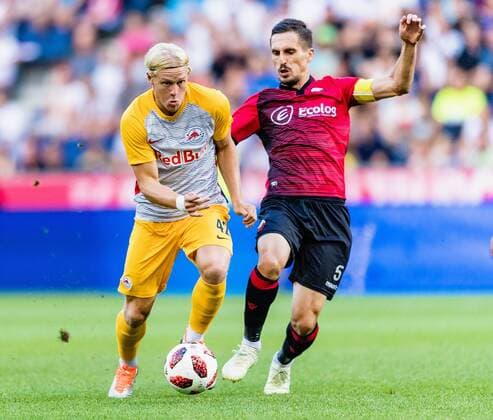 08.08.2018, Red Bull Arena, Salzburg, AUT, UEFA CL, FC Salzburg vs KF Shkendija Tetovo, Qualifikation, 3. Runde, Hinspiel, im Bild v.l. Xaver Schlager (FC Salzburg), Armend Alimi (KF Shkendija Tetovo) during the UEFA Championsleague Qualifier 3rd round, 1st leg match between FC Salzburg and KF Shkendija Tetovo at the Red Bull Arena in Salzburg, Austria on 2018 08 08. Salzburg