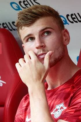 09.08.2018, xtgx, Fussball Europa League 3. Qualirunde, RB Leipzig - CS Universitatea Craiova emspor, v.l. Timo Werner (Leipzig, 11) als Ersatzspieler nachdenklich Leipzig
