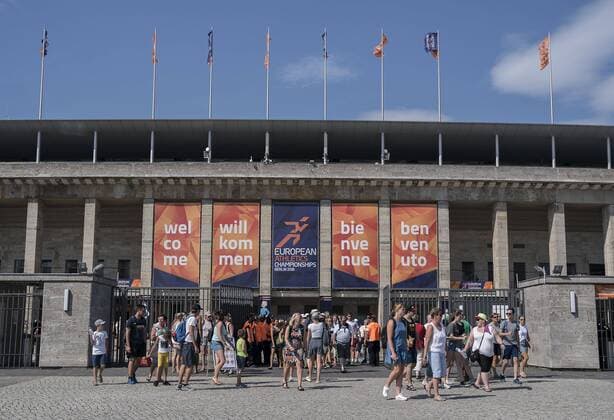 Feature, Zuschauer stroemen aus dem Olympiastadion, Fans, Eingang, am 08.08.2018 Leichtathletik Europameisterschaft 2018 in Berlin Deutschland vom 06.08. - 12.08.2018.