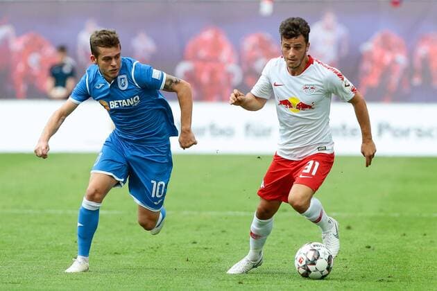 09.08.2018, xtgx, Fussball Europa League 3. Qualirunde, RB Leipzig - CS Universitatea Craiova emspor, v.l. Alexandru Cicaldau (Craiova, 10), Diego Demme (Leipzig, 31) Leipzig