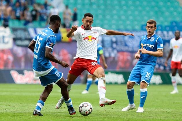 09.08.2018, xtgx, Fussball Europa League 3. Qualirunde, RB Leipzig - CS Universitatea Craiova emspor, v.l. Isaak Donkor (Craiova, 15), Mateus Cunha (Leipzig, 20) Leipzig