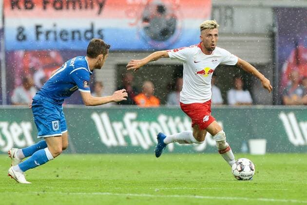 09.08.2018, xtgx, Fussball Europa League 3. Qualirunde, RB Leipzig - CS Universitatea Craiova emspor, v.l. Kevin Kampl (Leipzig, 44) am Ball Leipzig