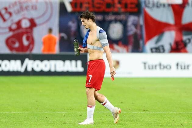 09.08.2018, xtgx, Fussball Europa League 3. Qualirunde, RB Leipzig - CS Universitatea Craiova emspor, v.l. Marcel Sabitzer (Leipzig, 7) mit Bandage an der Schulter Leipzig