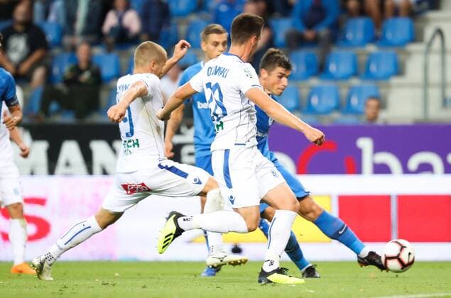 Genk s Ruslan Malinovski scoring the 1-0 goal and during a soccer game between Belgian team KRC Genk and Polish club Lech Poznan, Thursday 09 August 2018 in Genk, the first leg of the third qualification round for the Europa League competition. VIRGINIExLEFOUR  x05402312x