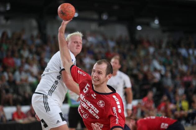 SG Flensburg Handewitt vs THW Kiel, Handball, Testspiel, 09.08.18 Simon Hald (SG Flensburg-Handewitt, 05) setzt sich durch