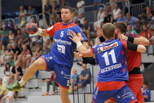 Romas Kirveliavicius ( HBW Balingen ) Tim Nothdurft ( HBW Balingen ), HBW Balingen vs. ALPLA HC Hard, Handball, Freundschaftsspiel, 2018 2019, 09.08.2018, HBW Balingen vs. ALPLA HC Hard, Handball, Freundschaftsspiel, 2018 2019, 09.08.2018 Balingen Copyright: xLangerx xEibner-Pressefotox EP_HLR