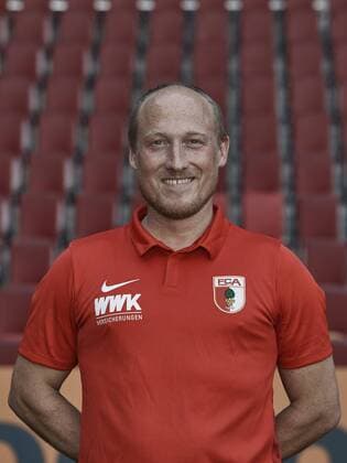 Dr. Peter Stiller (Mannschaftsarzt); FC Augsburg 1907; 1.BL, Porträttermin 2018 2019,
