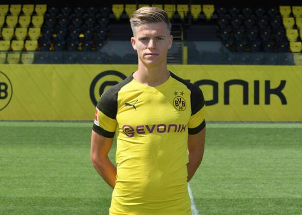 Dzenis Burnic; Borussia Dortmund; 1.BL, Porträttermin 2018 2019