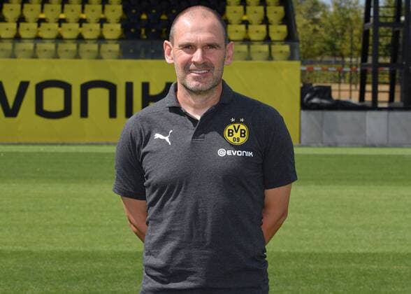 Co Trainer Manfred Stefes; Borussia Dortmund; 1.BL, Porträttermin 2018 2019