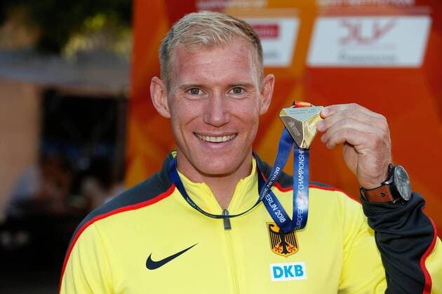 Leichtathletik, Europameisterschaften, Berlin Deutschland , Internationale Leichtathletik Europameisterschaften im Olympiastadion in Berlin Siegerehrung auf der European Mile am Breitscheidplatz in Berlin am 10.08.2018 Zehnkampf Siegerehrung Arthur ABELE (GER)