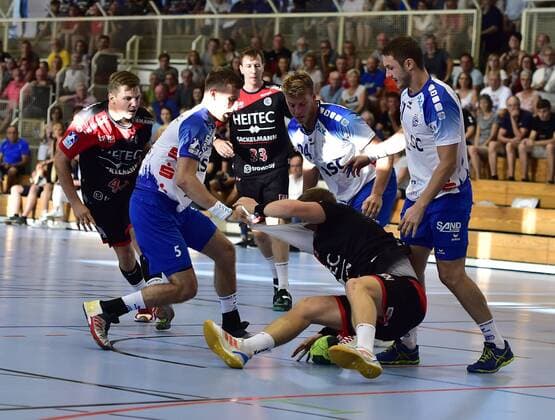 10.08.2018 - Handball - 1. Bundesliga DKB HBL - Saison 2018 2019 - Testspiel - Freundschaftsspiel : HC Erlangen HCE - TV Großwallstadt - OGo - Marcel Engels (5, TV Großwallstadt) Jan Schäffer (25, HC Erlangen HCE ) Tom Spieß (31, TV Großwallstadt)